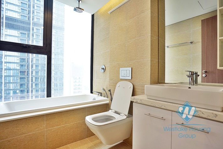 Three bedrooms apartment in Vinhome Metropolis for rent, Ba Dinh District 